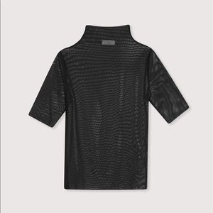 OAK + FORT MOCKNECK MESH TOP